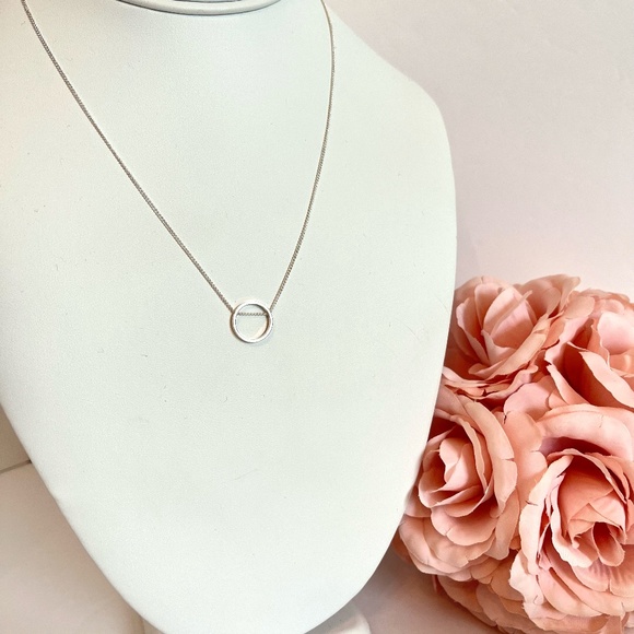 Silver Geometric Minimalist Necklace - Picture 1 of 4